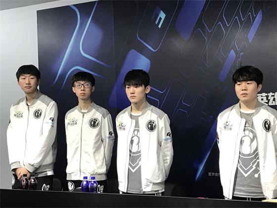 中表现卓越 中表现卓越