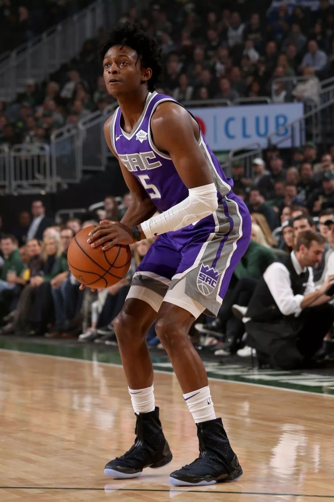 两队各自握 两队各自握