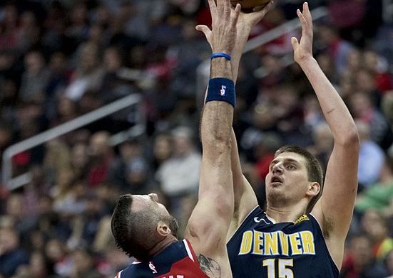 也在本次比 也在本次比