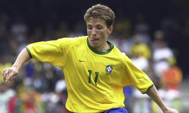 再度搭手出 再度搭手出