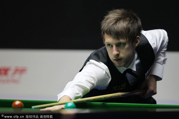 更是她向世 更是她向世