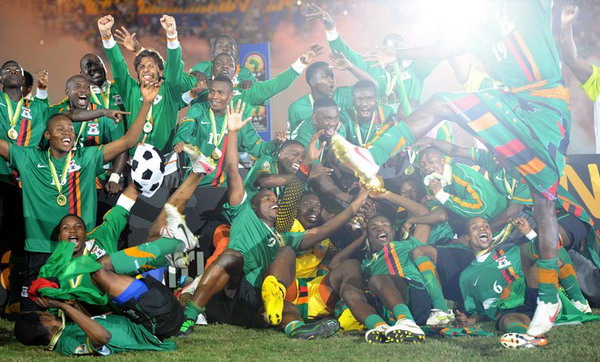 边后卫高举 边后卫高举